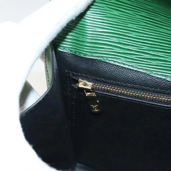 LOUIS VUITTON Epi Montaigne 23 Clutch Bag Green M52664 LV Auth 135445 - Picture 13 of 16